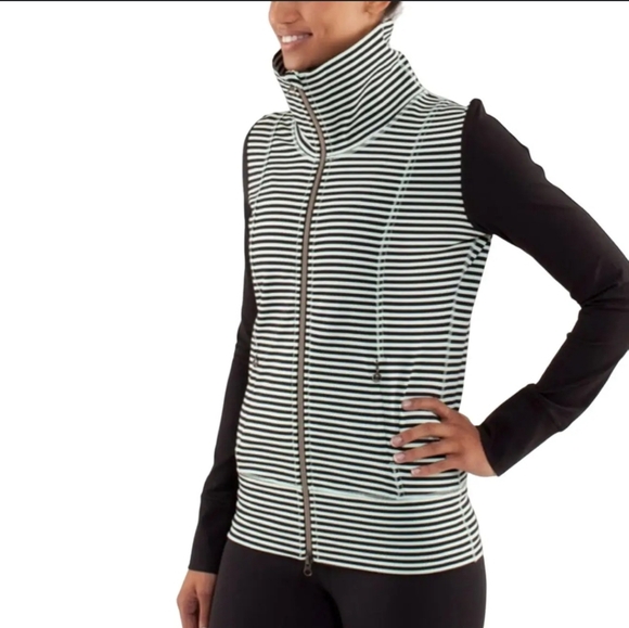 Lululemon Daily Yoga Jacket Size 4 Mint Green + Black Stripes - Picture 1 of 13